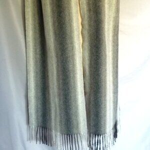Nordstrom gray 100% cashmere scarf with fringe x-long 72x10"
